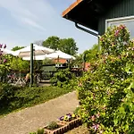 Hotel Marianne Und Restaurant Kiek In 3*